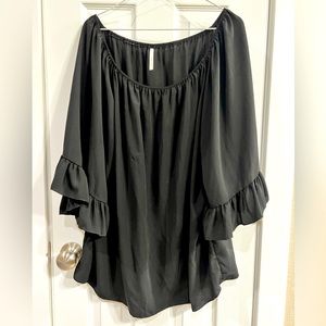 Emma Rose Off the shoulder top